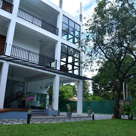Hotel Eden Grand Dambulla Exteriér fotografie