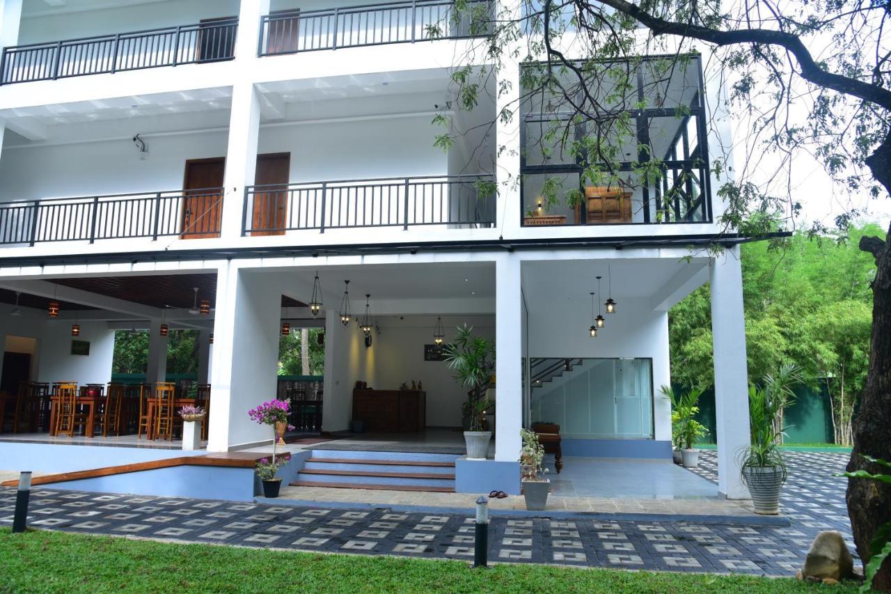 Hotel Eden Grand Dambulla Exteriér fotografie