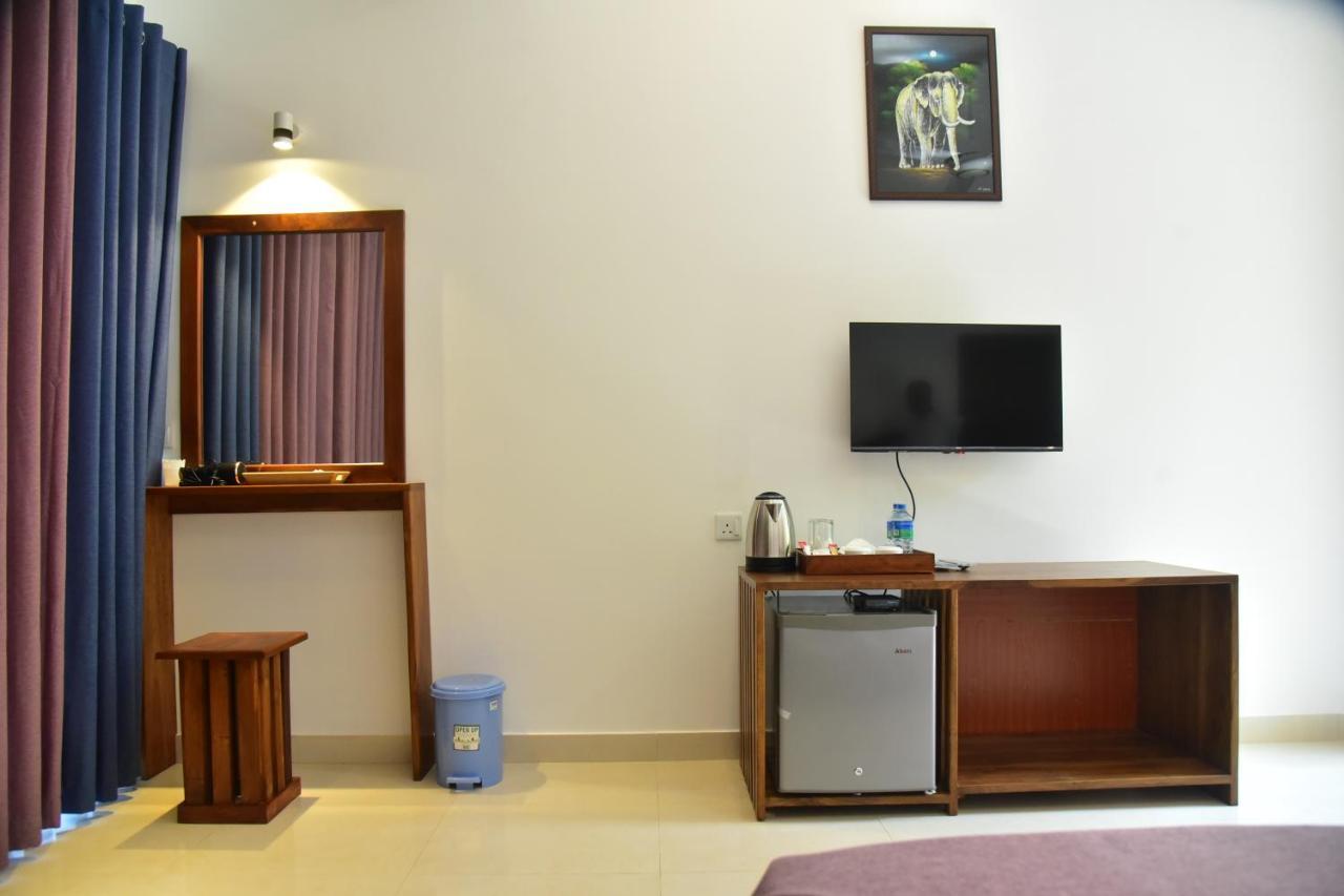 Hotel Eden Grand Dambulla Exteriér fotografie