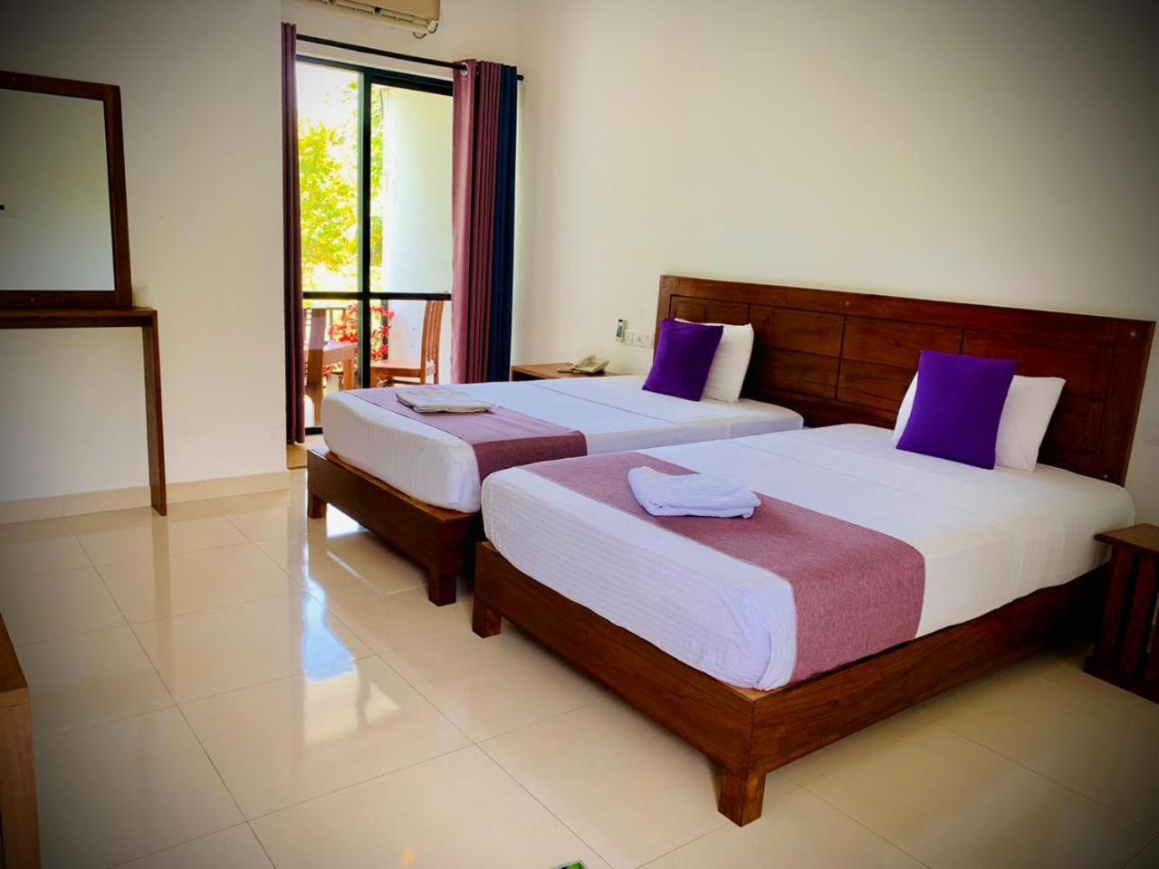 Hotel Eden Grand Dambulla Exteriér fotografie