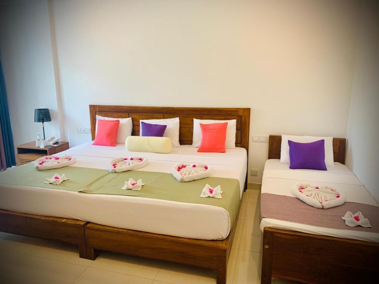 Hotel Eden Grand Dambulla Exteriér fotografie